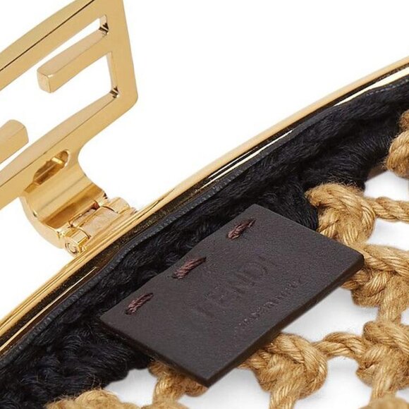 FENDI BAGUETTE CROSSBODY CROCHET PHONE BAG IN NATURAL PRELOVED - Picture 3 of 9